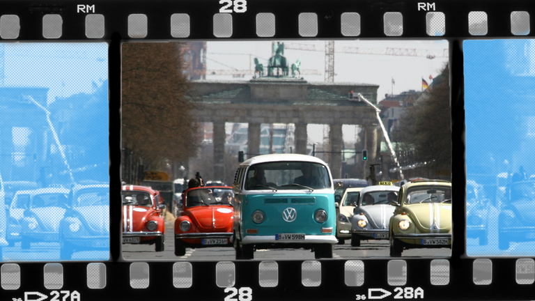 VW-Zeichen des Bulli-Busses