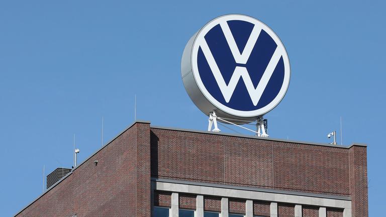 VW-Logo, aufgenommen am 14.09.2019 in Wolfsburg