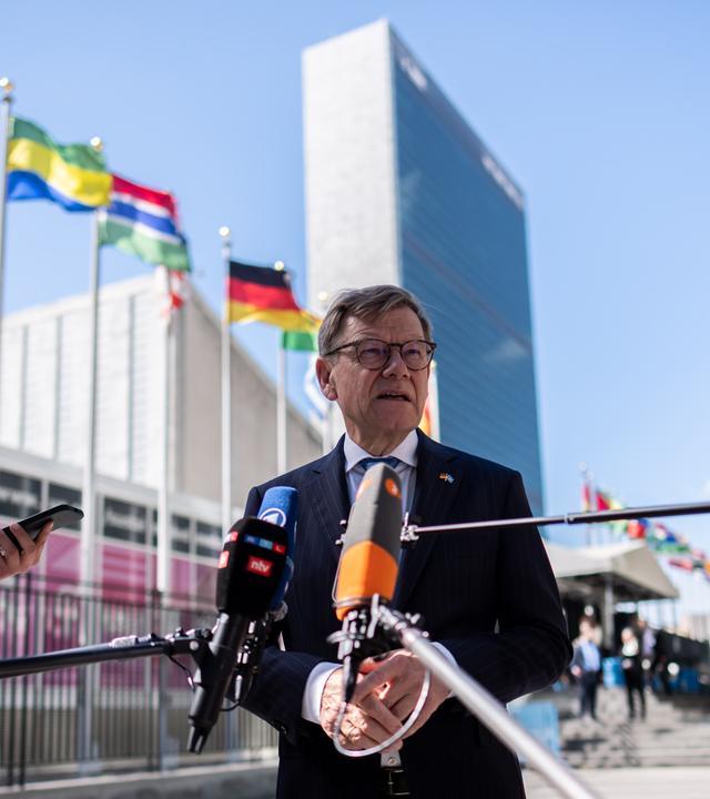 Außenminister Johann Wadephul (CDU) nimmt an einem Pressestatement vor dem Besuch bei den Vereinten Nationen (UN) teil