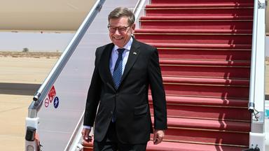 Nach seinem ersten Aufenthalt in Mauretanien ist Bundesaußenminister Wadephul nun in Nigeria angekommen.