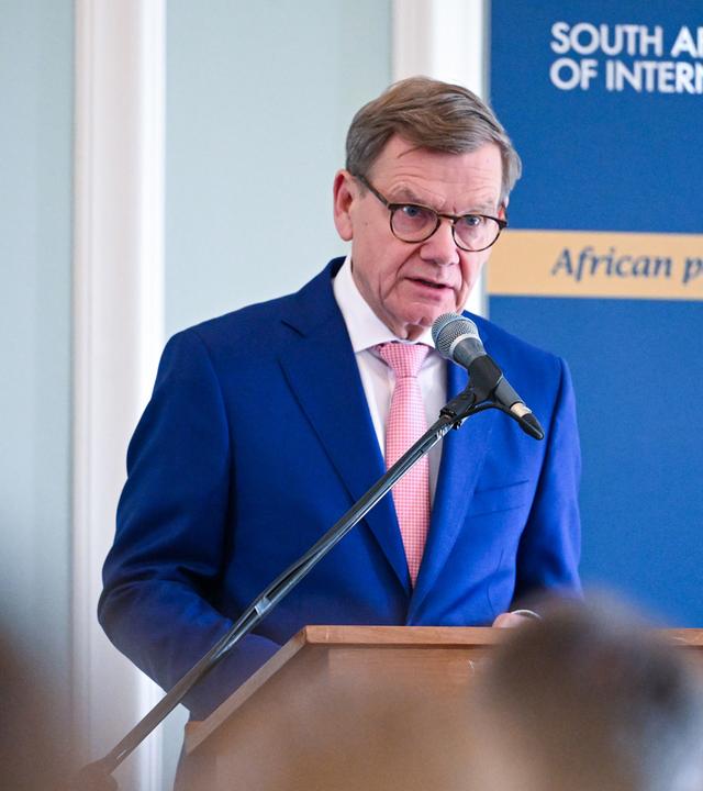  Bundesaußenminister Johann Wadephul (CDU) spricht in der Witwatersrand Universität bei seinem Besuch im Südafrikanischen Institut für Internationale Angelegenheiten (SAIIA).