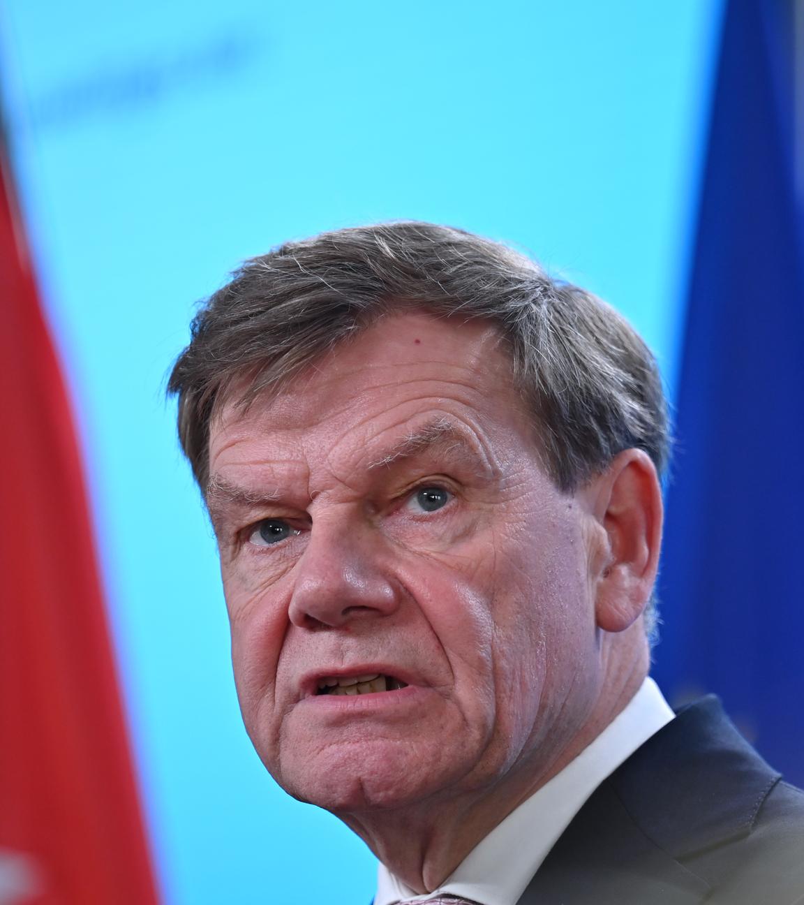 Außenminister Johann Wadephul (CDU) spricht bei einer gemeinsamen Pressekonferenz mit seinem jordanischen Amtskollegen Aiman al-Safadi im Auswärtigen Amt. 