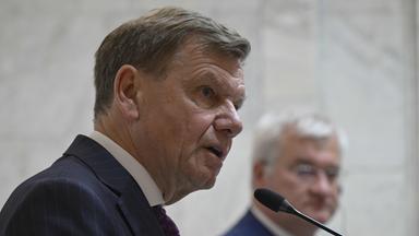 Außenminister Wadephul spricht auf einer Pressekonferenz in Kiew.