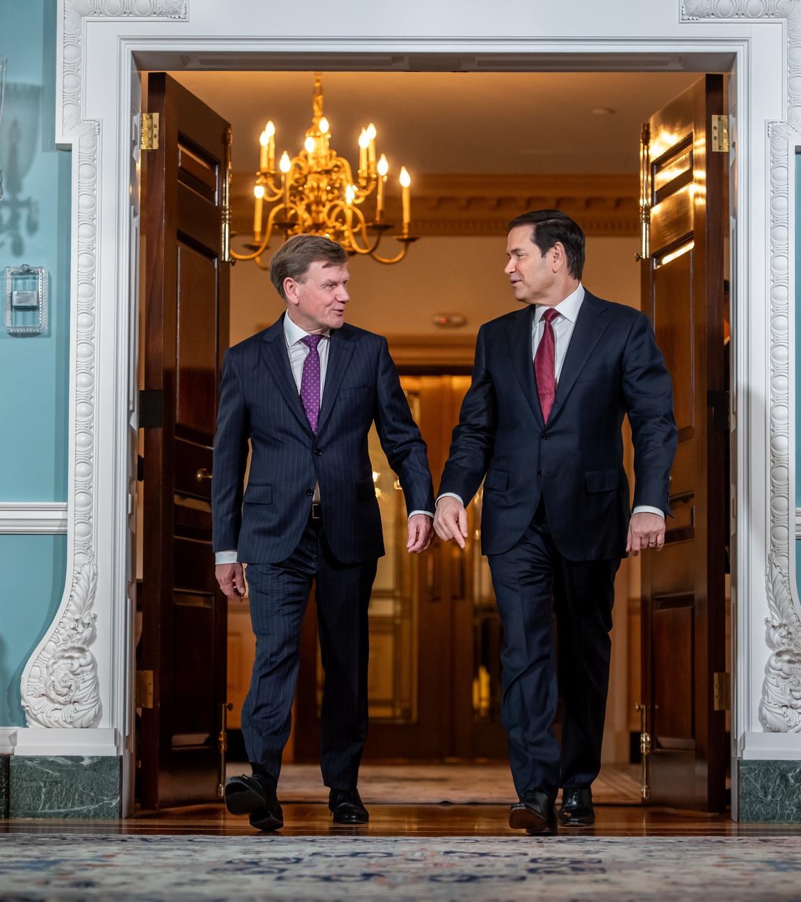 Außenminister Johann Wadephul steht neben seinem US-Amtskollegen Marco Rubio beim Treffen im State Department bei seinem Antrittsbesuch in den USA. 