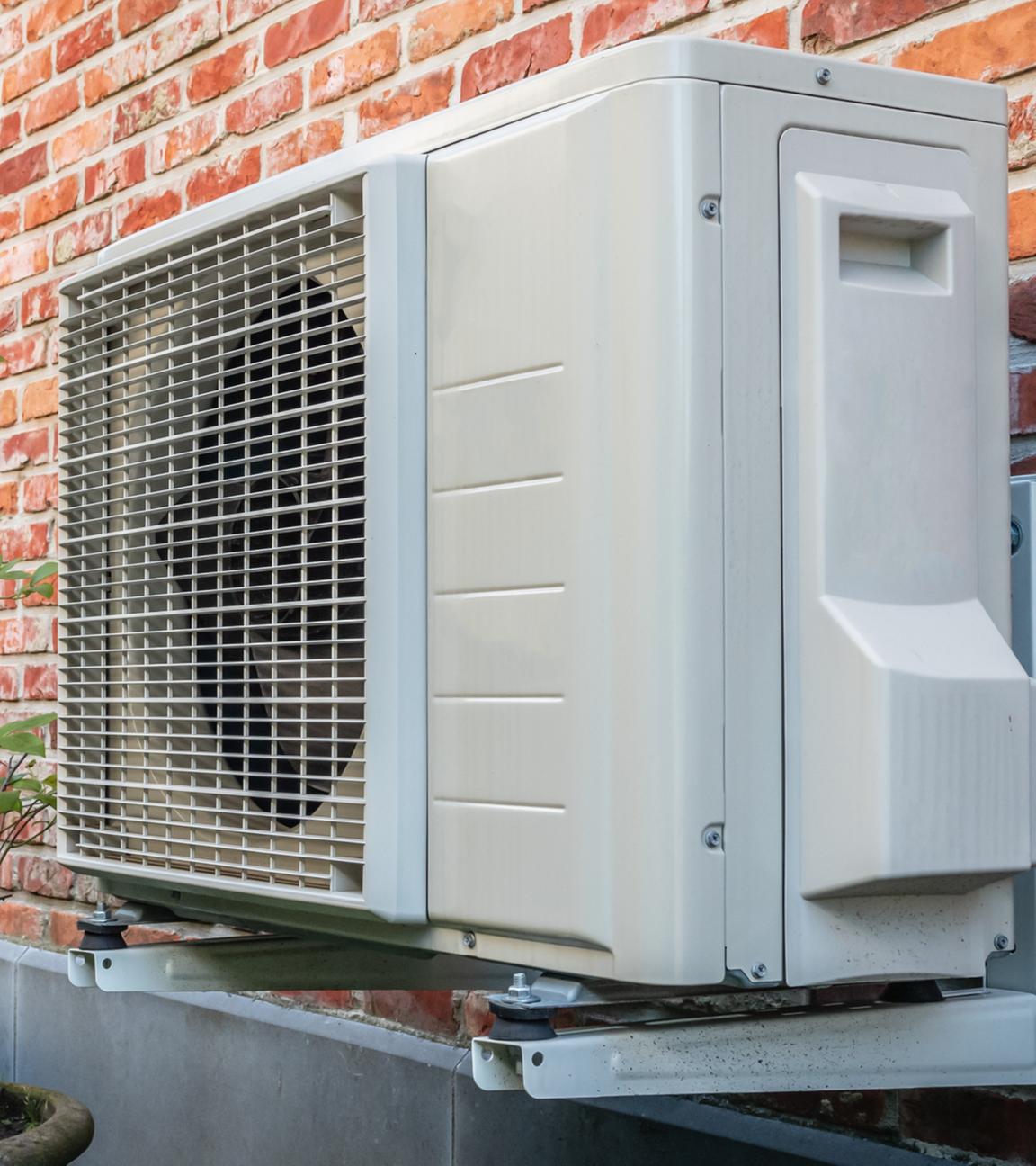 Wärmepumpe an Hauswand