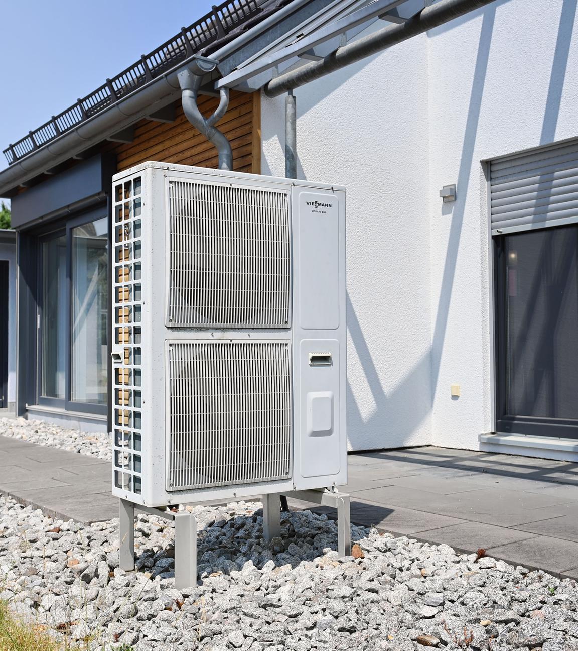 Wärmepumpe an einem Neubau