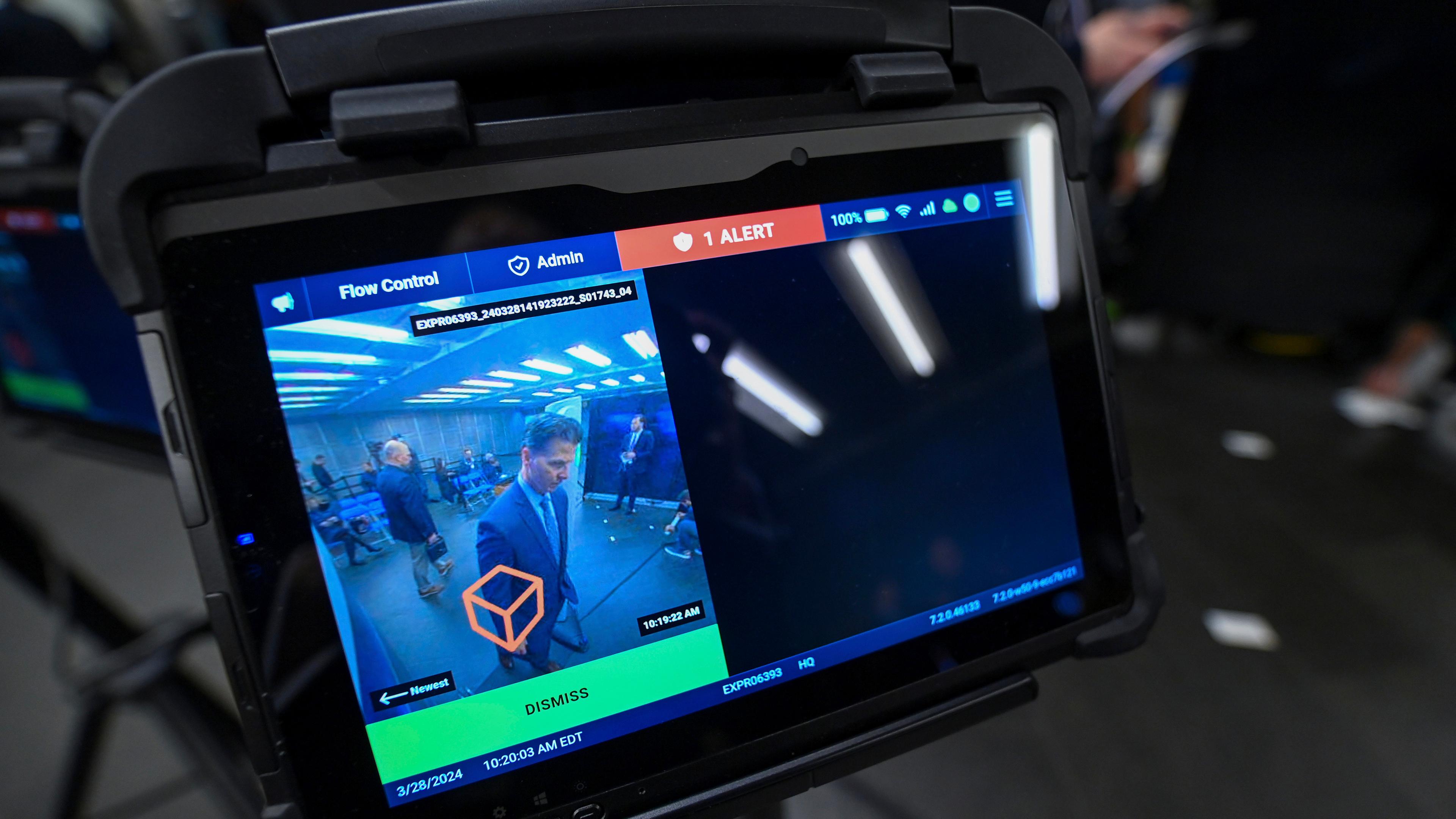 Waffen-Scanner in New Yorker U-Bahnstation