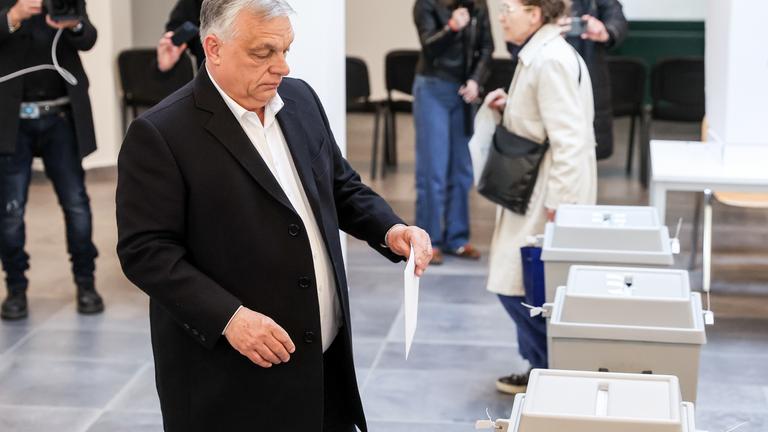 Wahl in Ungarn: Victor Orban bei der Stimmabgabe in Budapest