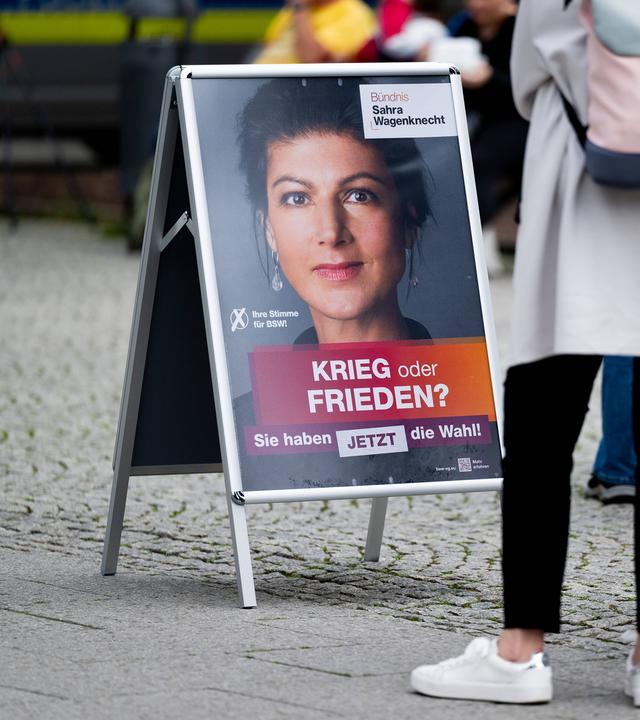 Ein Wahlplakat der Parteivorsitzenden des Bündnis Sahra Wagenknecht