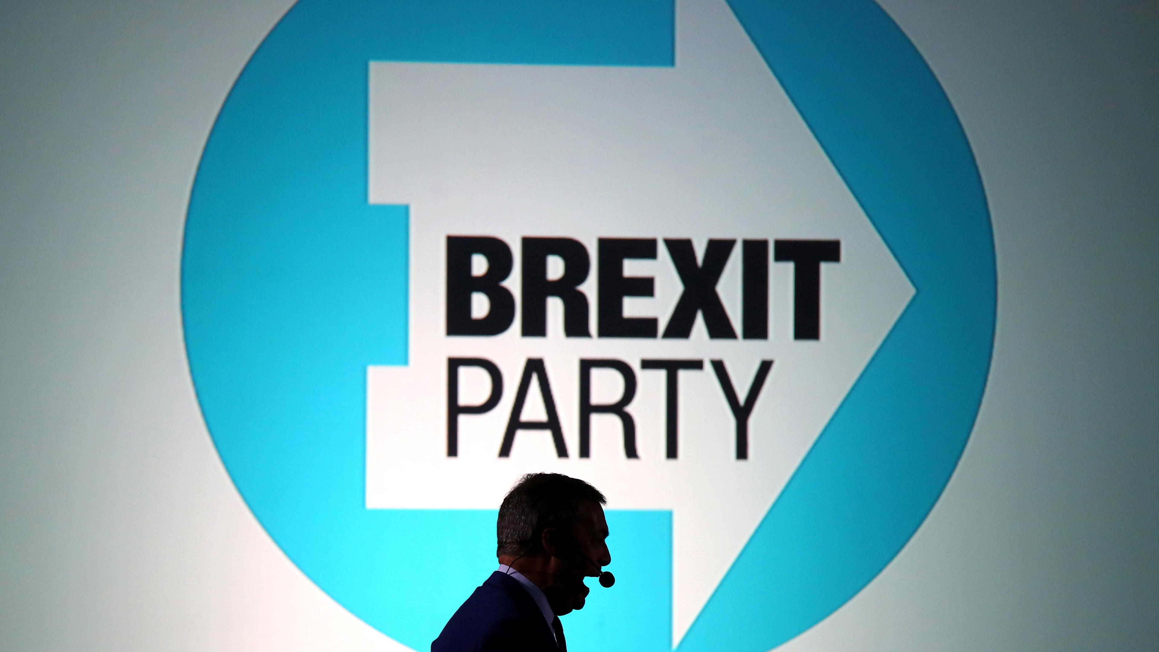 Nigel Farage spricht am 15. April 2019 beim Wahlkampfauftakt der Brexit-Partei