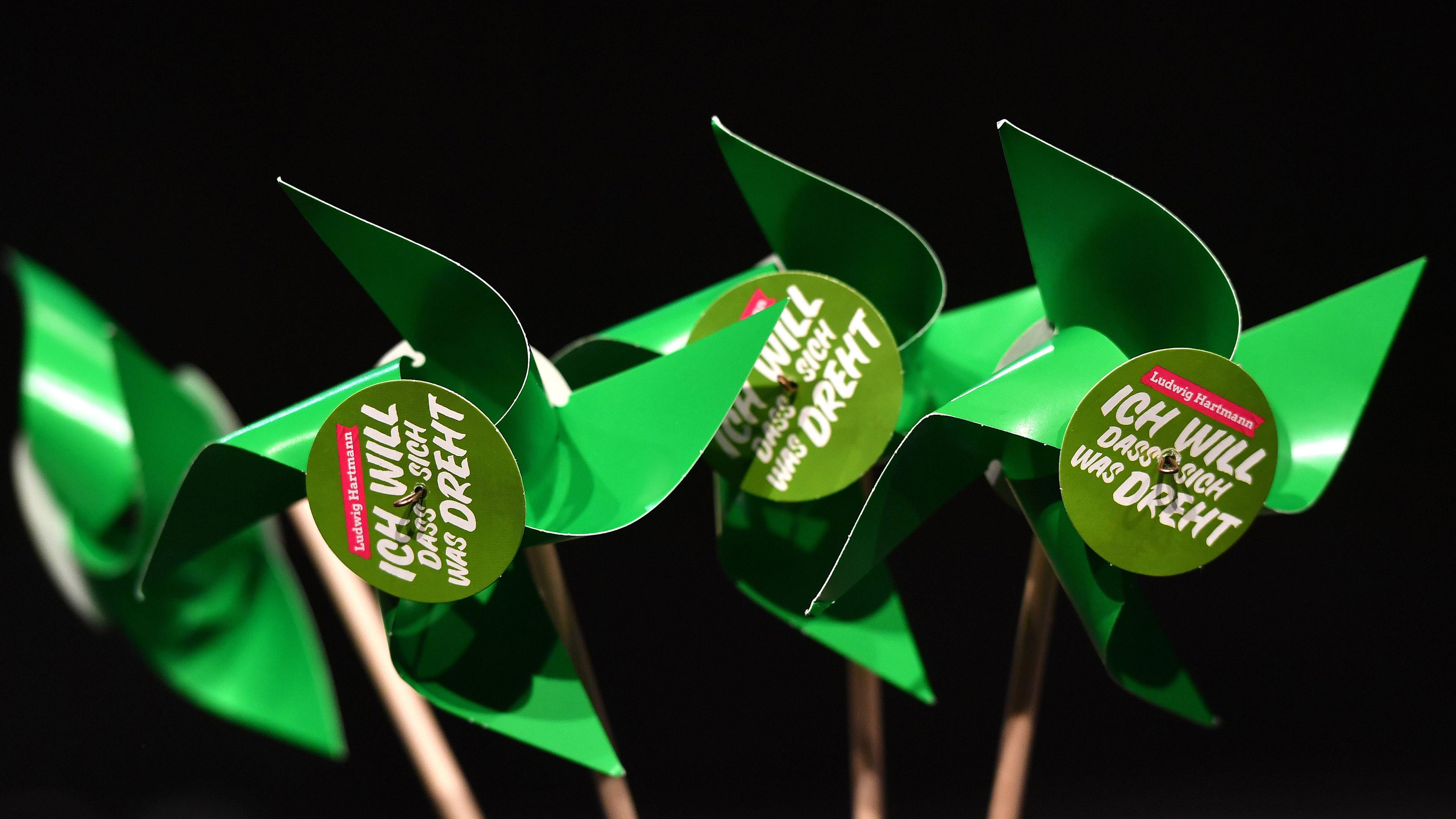 Windrädchen auf der Wahlparty der Grünen in München