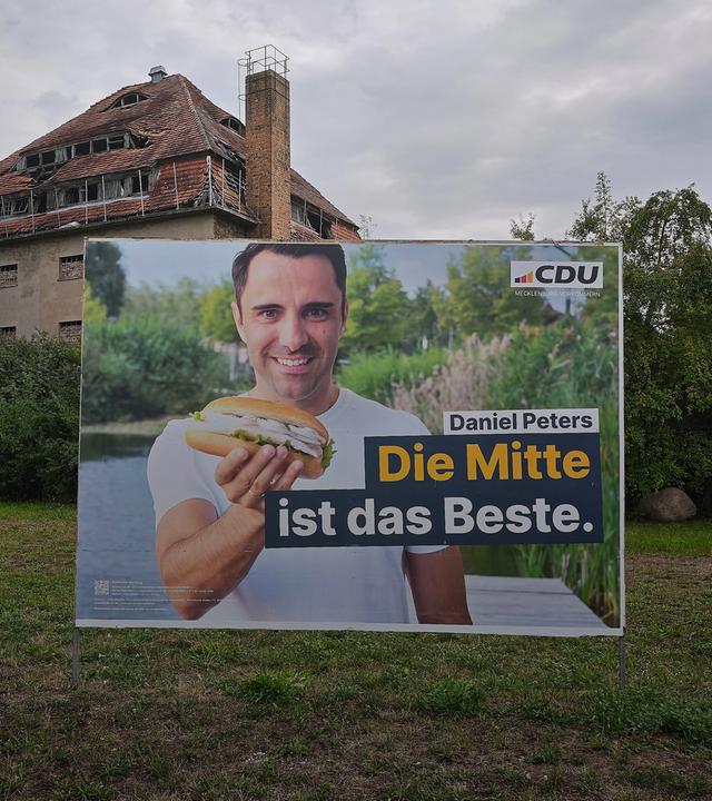 Wahlplakat für die Landtagswahl 2026 mit Daniel Peters, der CDU, in Demmin, Mecklenburg-Vorpommern, am 18.08.2026.