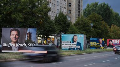 Großflächen der SPD, CDU, FDP und Linkspartei an der Frankfurter Allee Berlin Messe Berlin Berlin Deutschland
