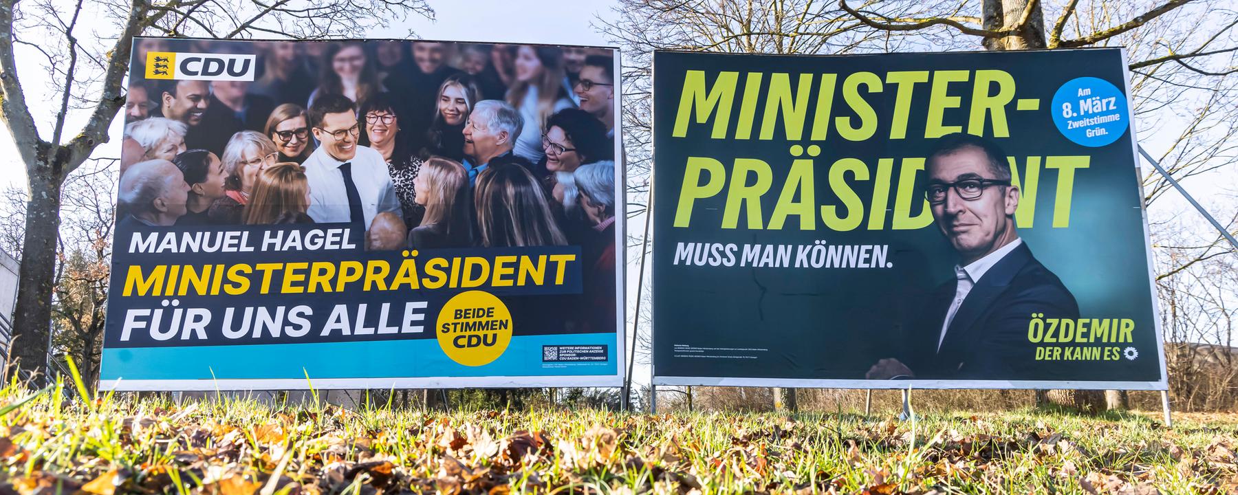 Wahlplakate der Grünen und der CDU an einer Straßenkreuzung in Fellbach am 02.03.2026.