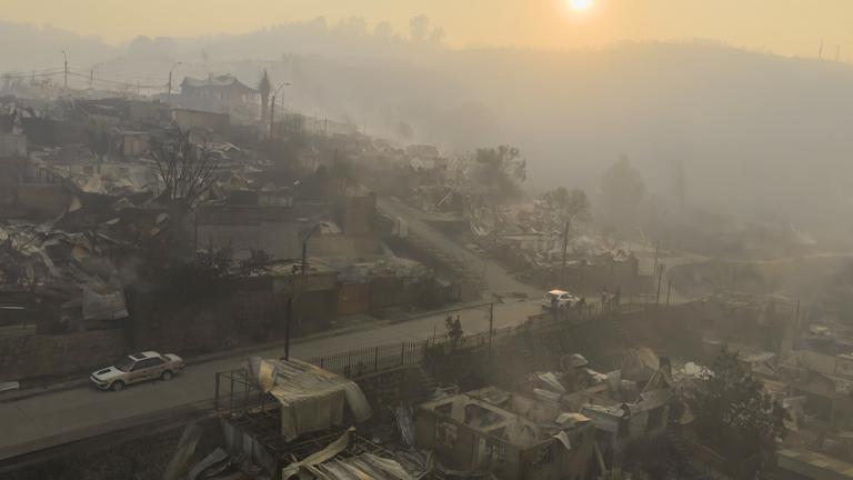 Viele Häuser und Straßen sind von den Bränden zerstört