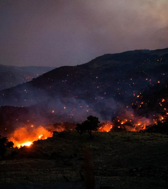Rauch steigt von einem Waldbrand bei Rethymno auf der griechischen Insel Kreta auf, 29. Juli 2026.