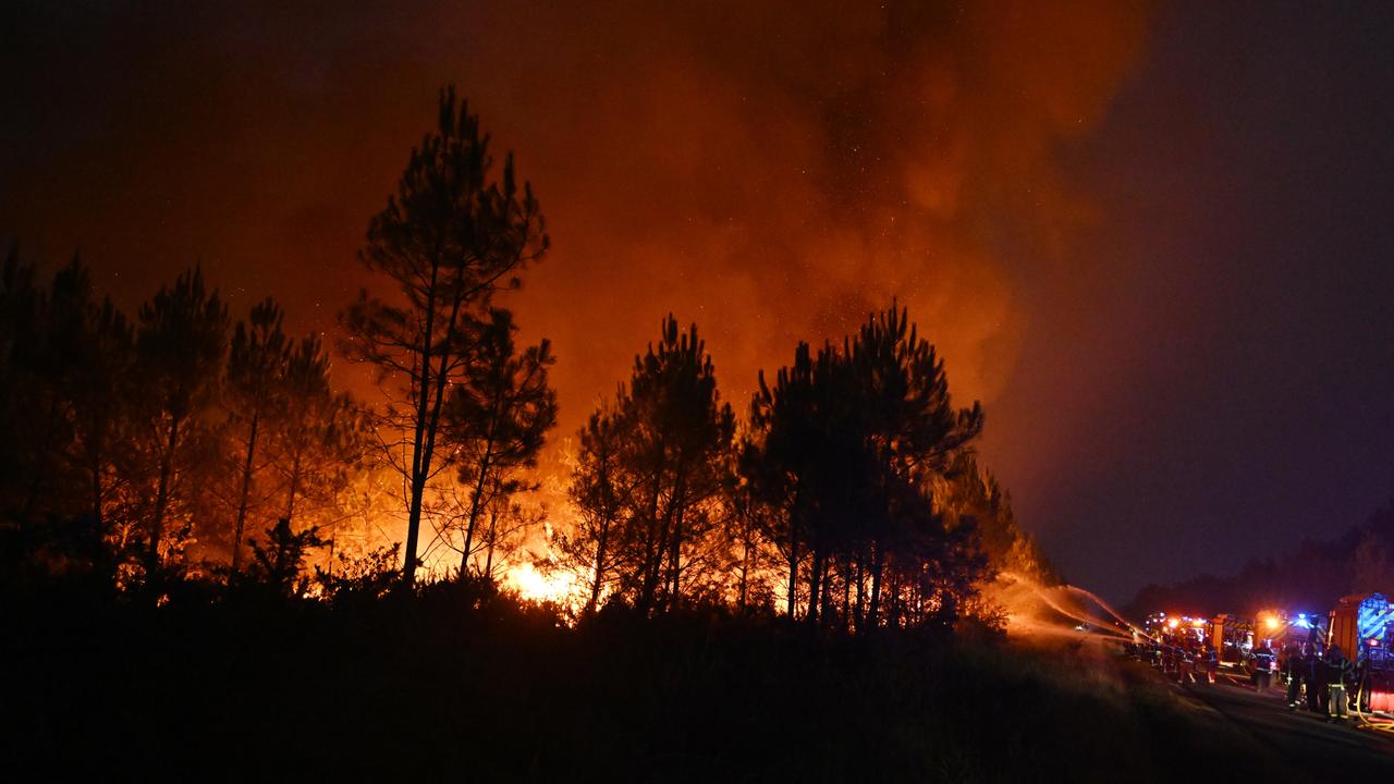 Waldbrände bei Bordeaux: Feuerwehr kämpft gegen neue Flammen