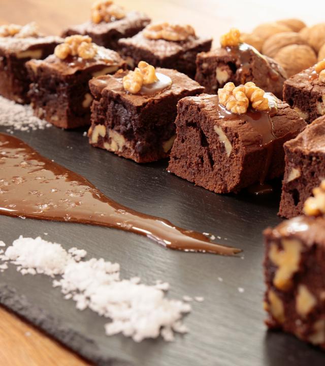 Walnuss-Brownies mit Salted Caramel