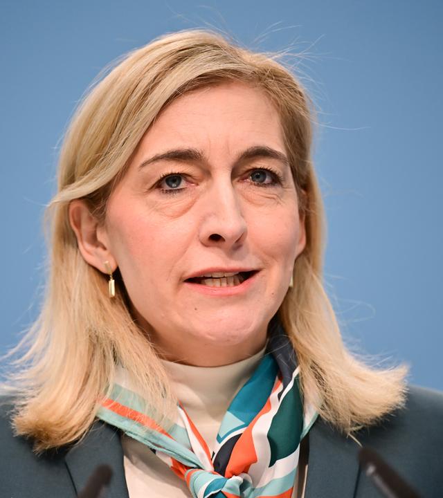 Die Gesundheitsministerin plant mit der vorgelegten Pflegereform harte Einschnitte.
