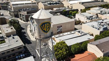 Das Studiogelände der Warner Bros. Studios in Los Angeles, Kalifornien, ist zu sehen.