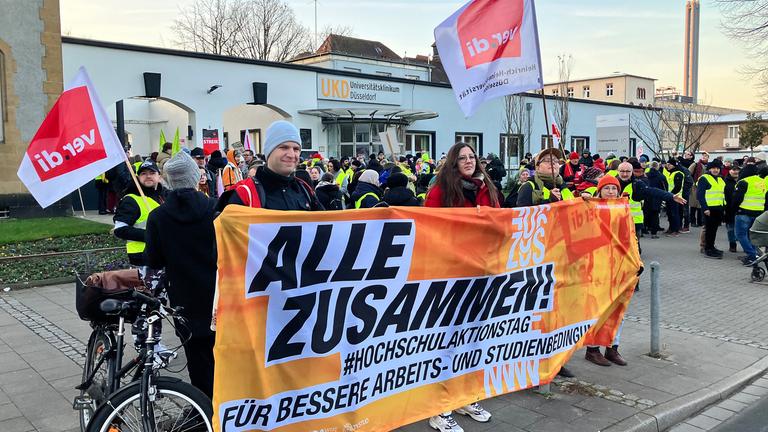 Beschäftigte der Heinrich-Heine-Universität sind in den Warnstreik getreten, aufgenommen am 20.01.2026