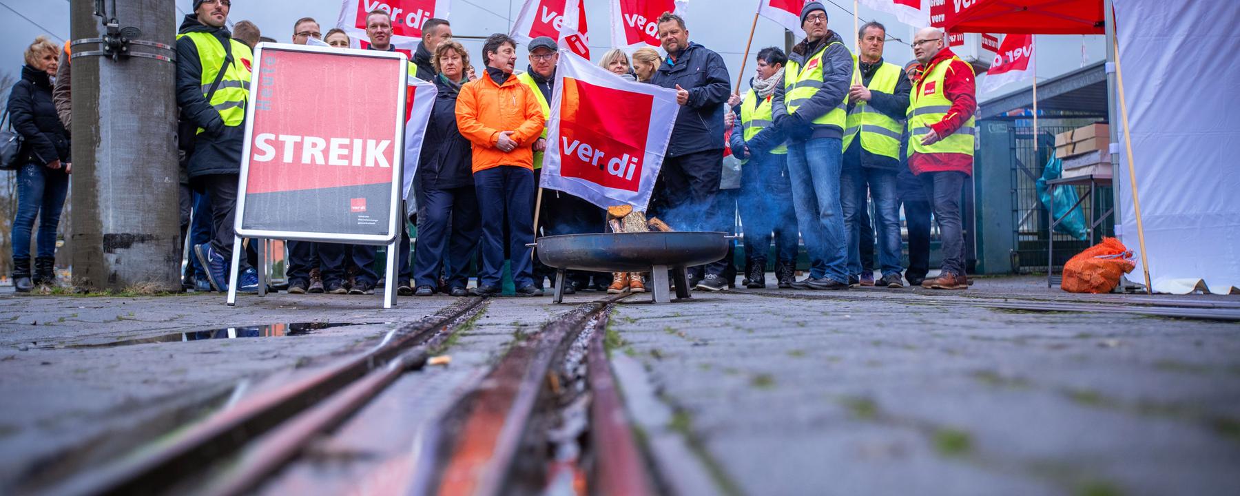 Symbolbild: warnstreik im oeffentlichen nahverkehr