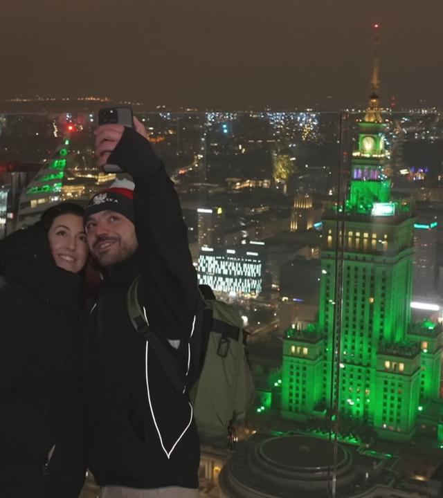 Weihnachtliche Wolkenkratzer in Warschau