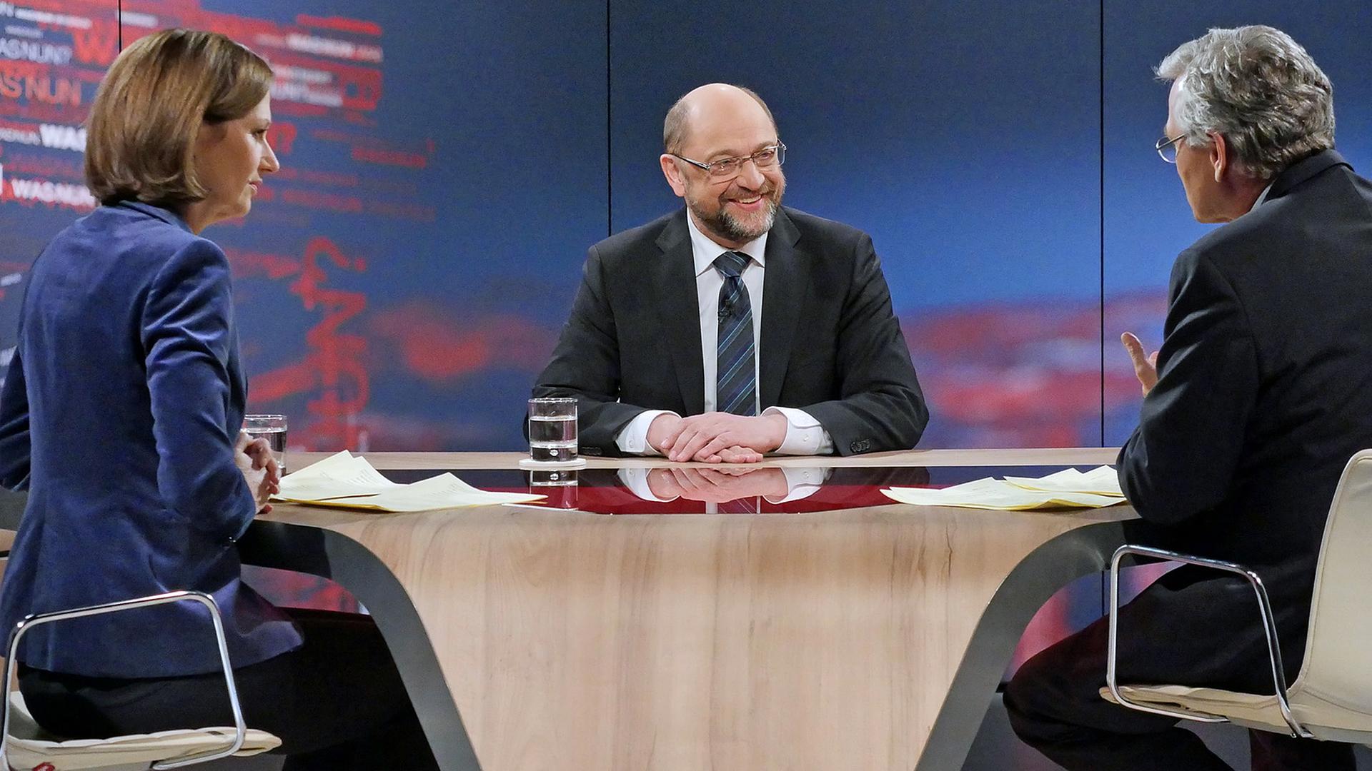 Martin Schulz mit Bettina Schausten und Peter Frey