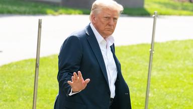 Washington, D.C: Donald Trump tritt vor die Presse vor Abflug in die Überschwemmungsgebiete in Texas
