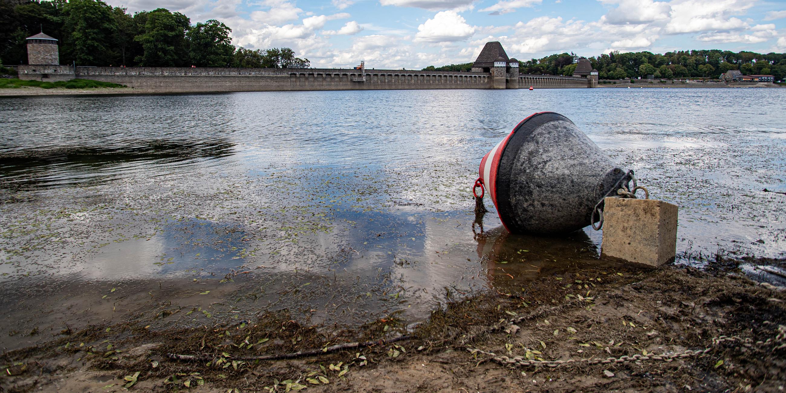 Die Wasserknappheit hat Auswirkungen auf den Pegel im Möhnesee