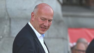 Regierender Bürgermeister von Berlin, kommt aus dem Roten Rathaus.
