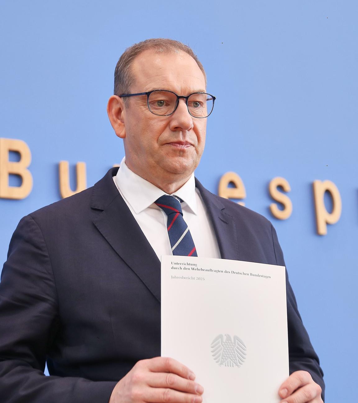 Der Wehrbeauftragte des Deutschen Bundestages Henning Otte.