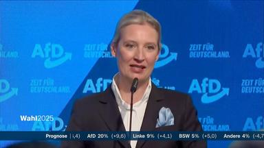 Weidel von der AfD mit einer Reaktion zur Bundestagswahl 2025.