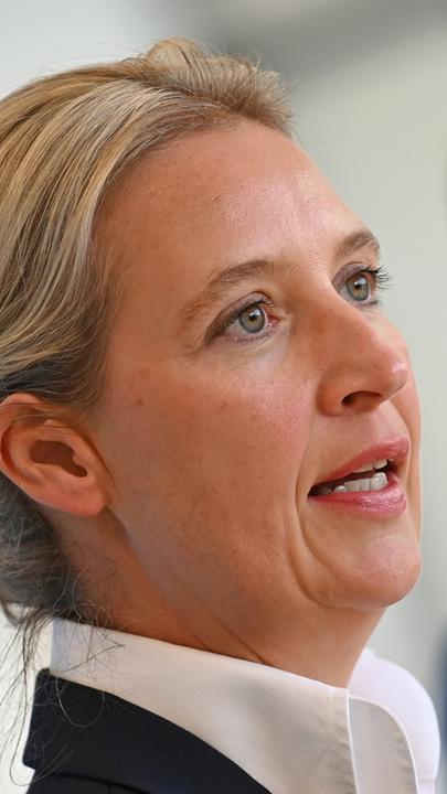 Alice Weidel, Bundesvorsitzende und Fraktionsvorsitzende der AfD, und Tino Chrupalla, Bundesvorsitzender und Fraktionsvorsitzender der AfD im Bundestag, geben ein Pressestatement. (Archiv)