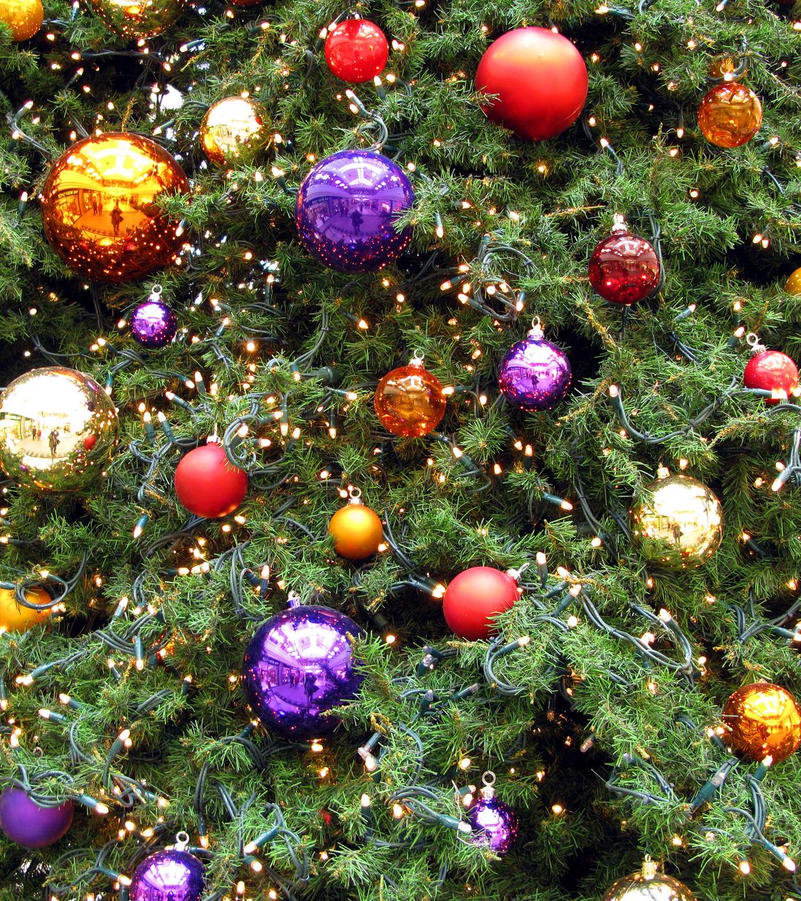 Ein geschmückter Weihnachtsbaum