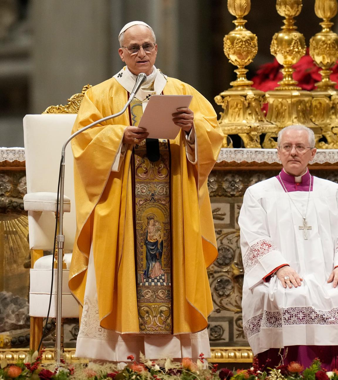 Papst Leo XIV. verliest seine Botschaft während der Heiligabendmesse im Petersdom im Vatikan.