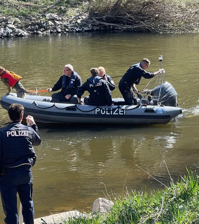 Weilburg: Toter Junge aus Lahn geborgen