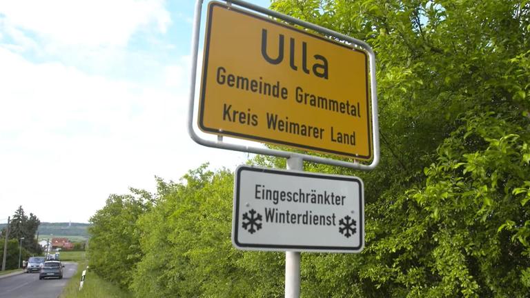 In dem Dorf Ulla bei Weimar sind die Bewohner seit einem halben Jahr den Attacken eines vermeintlich psychisch Kranken ausgesetzt. 