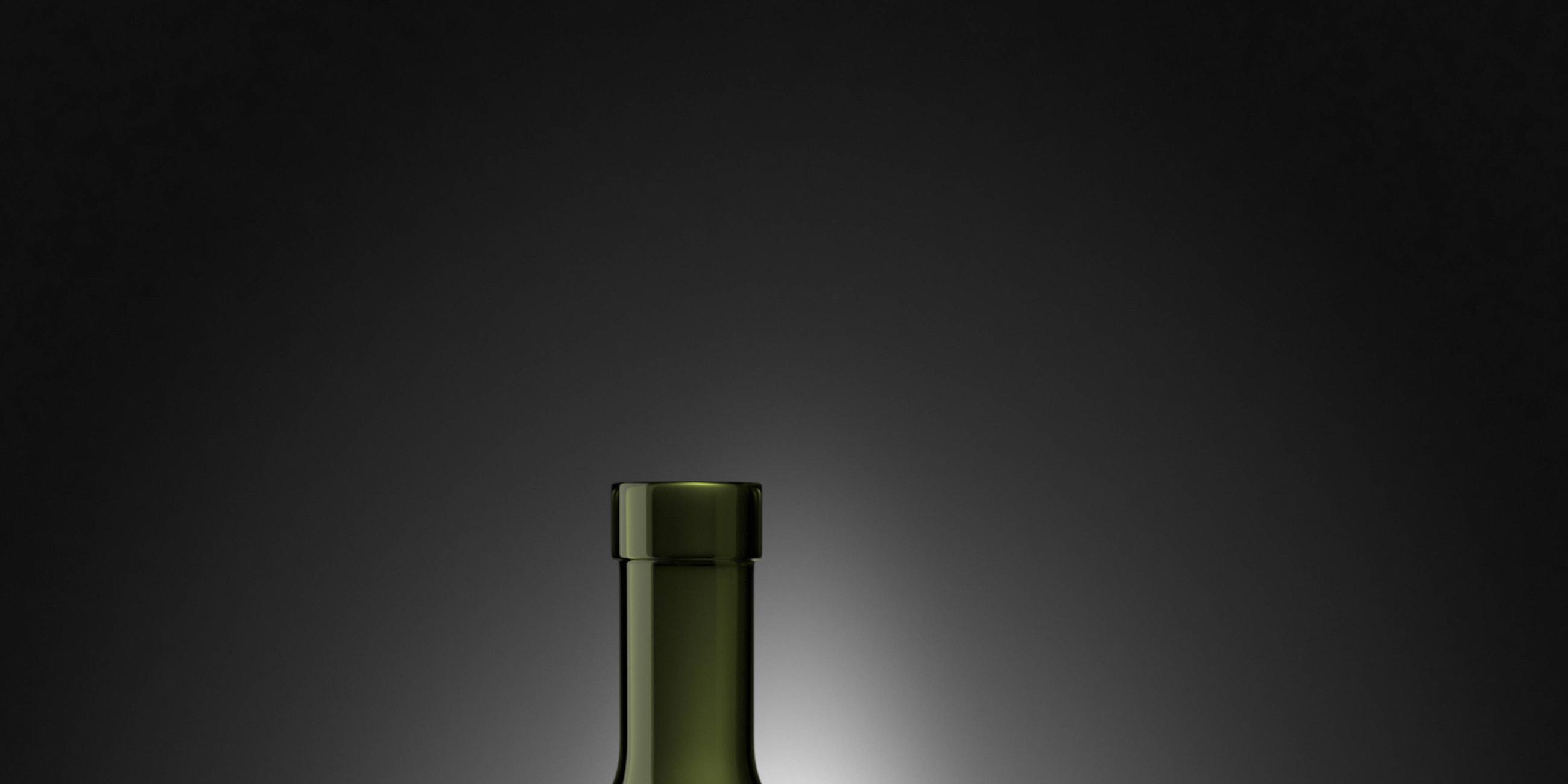 Weinglas und Flasche