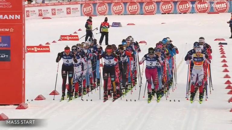 Start der Nordischen Kombiniererinnen beim Weltcup in Trondheim.