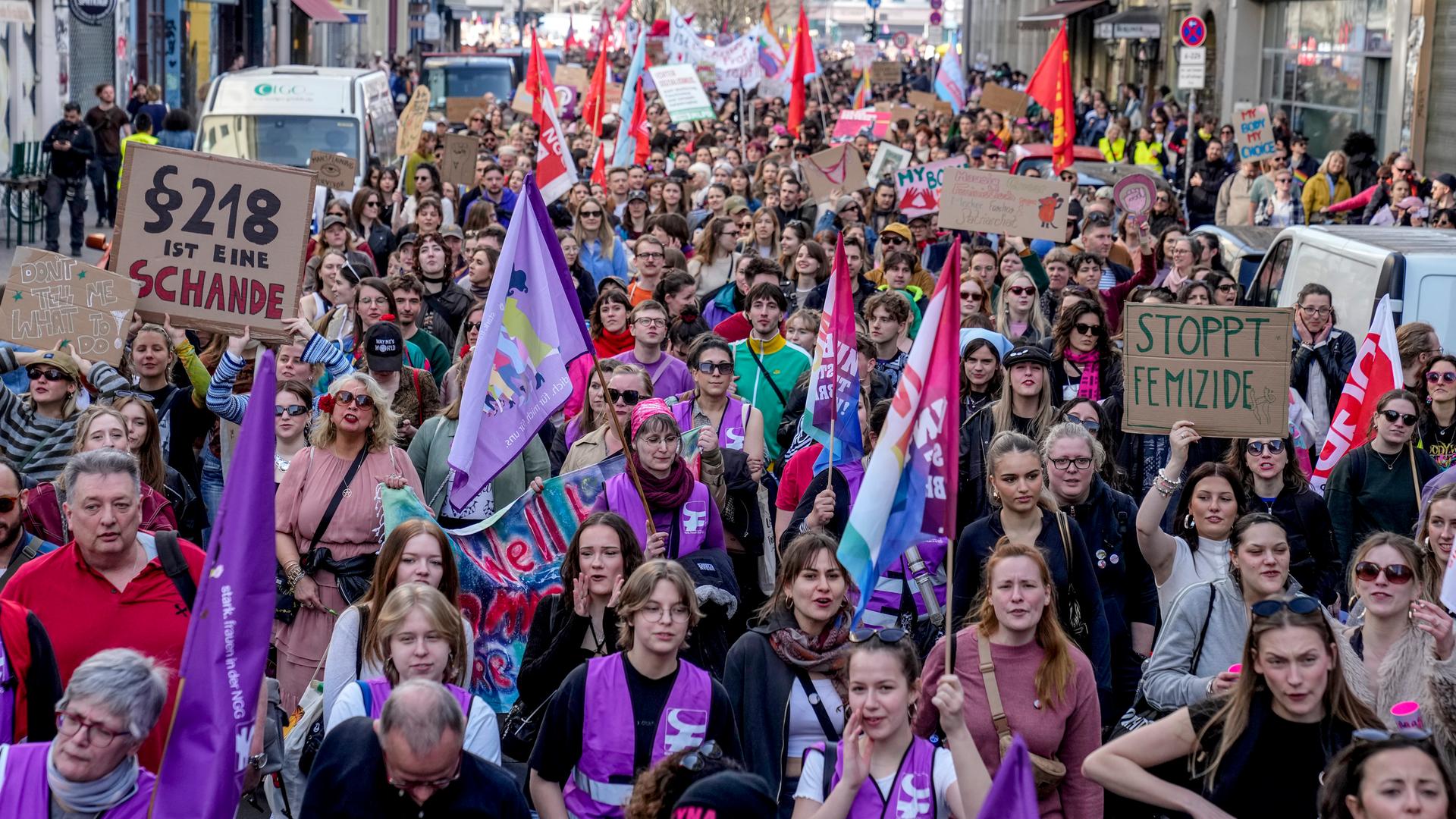 Frauen protestieren in Berlin