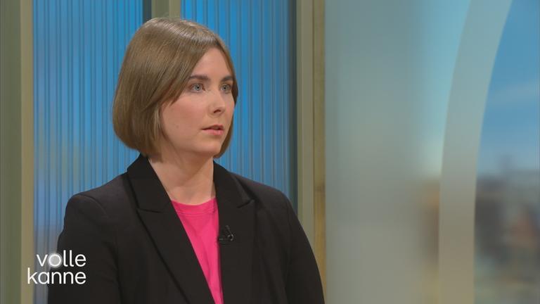 Vanessa Rengers-Patz an der "Volle Kanne"-Top-Themen-Theke