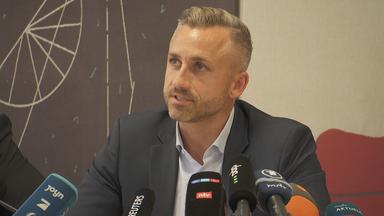 AfD-Spitzenkandidat Ulrich Siegmung bei einer Pressekonferenz