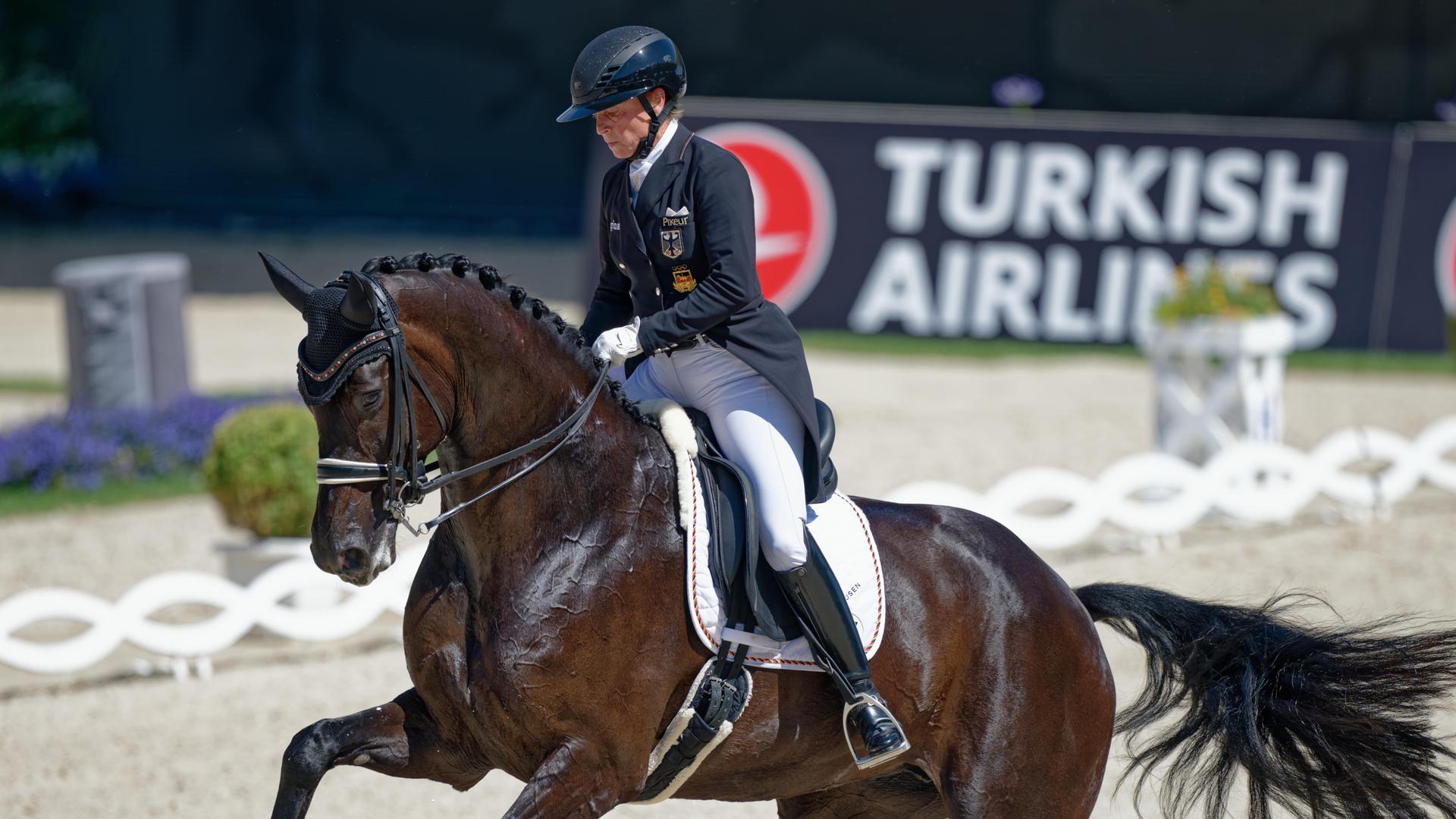 Dressur, Grand Prix Einzelwertung, CHIO Aachen. Die deutsche Dressurreiterin Isabell Werth auf dem Pferd Wendy reitet im Parcours.