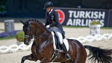 Dressur, Grand Prix Einzelwertung, CHIO Aachen. Die deutsche Dressurreiterin Isabell Werth auf dem Pferd Wendy reitet im Parcours.