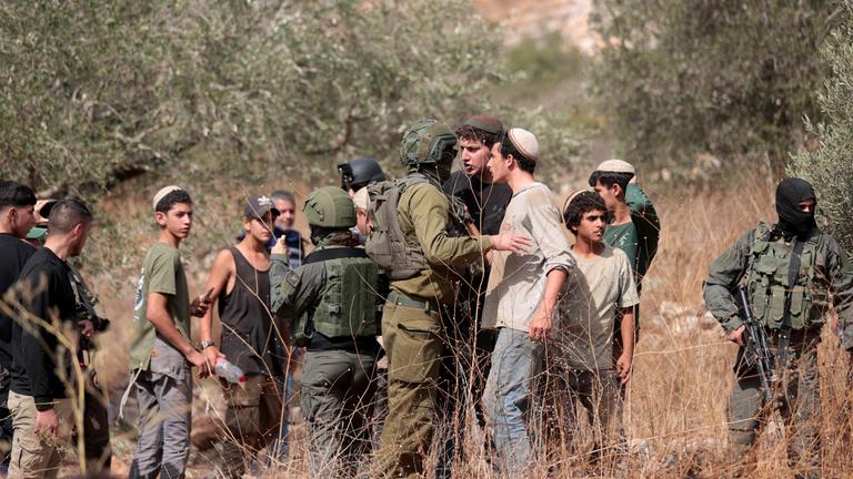 Westjordanland, Ramallah: Im Westjordanland kommt es zu Zusammenstößen zwischen israelischen Siedlern und palästinensischen Bauern