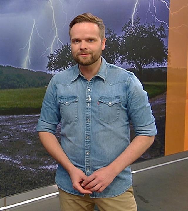 Benjamin Stöwe präsentiert das Wetter