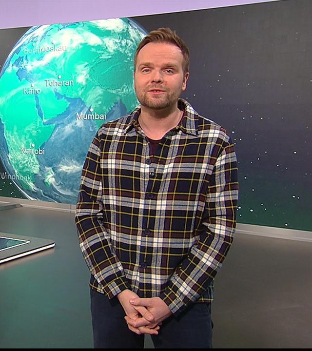 Benjamin Stöwe präsentiert das Wetter