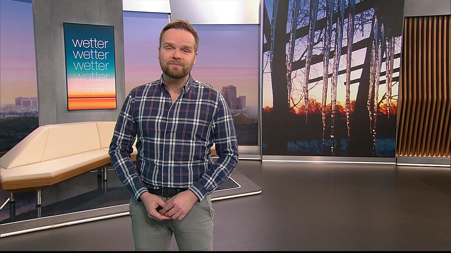 Benjamin Stöwe präsentiert das Wetter