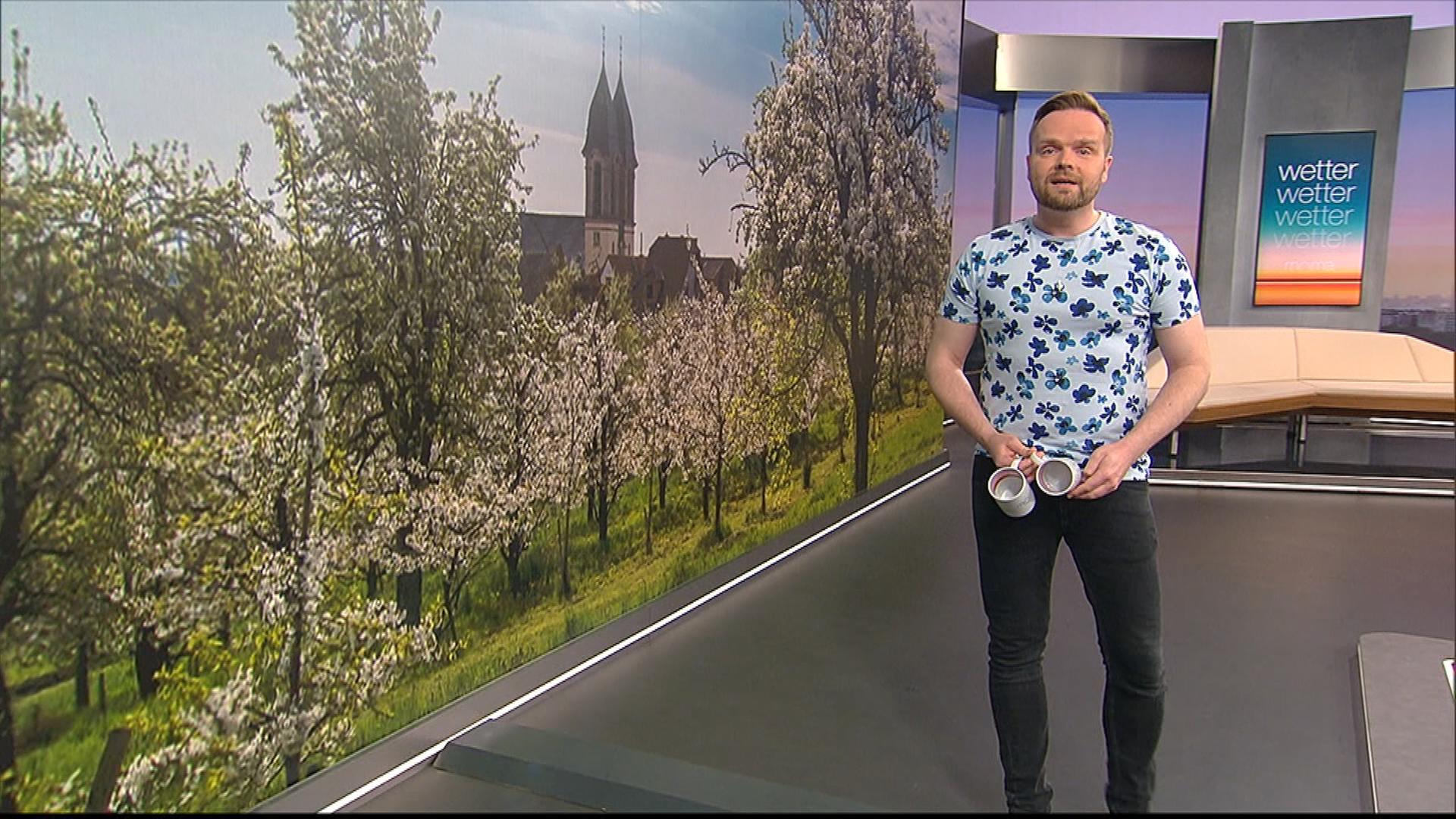 Benjamin Stöwe präsentiert das Wetter